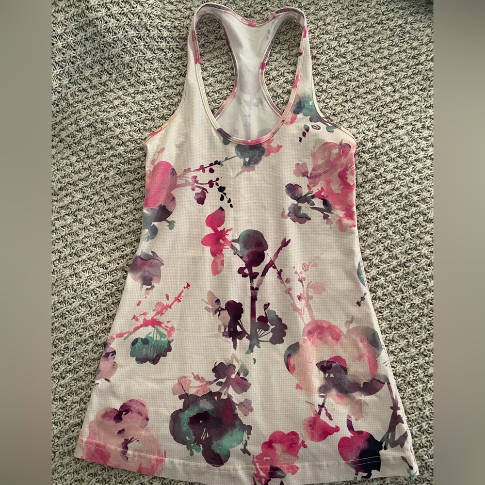 Like new Lululemon Cool Racerback Tank
